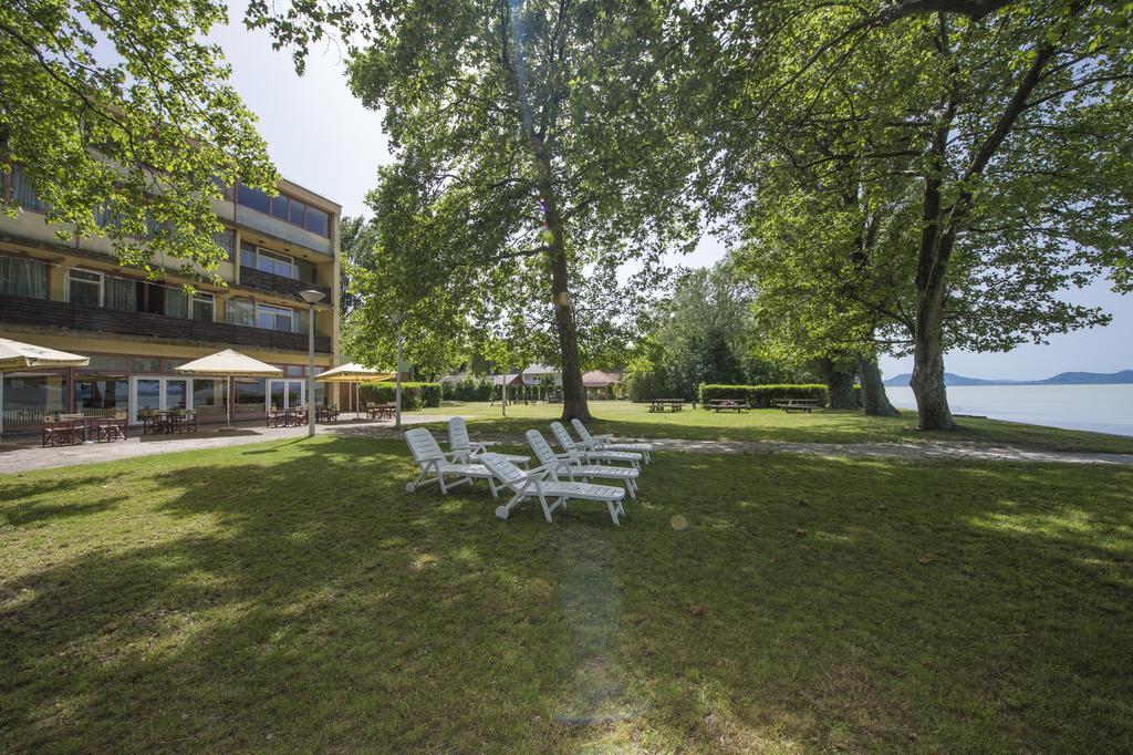 Familia Hotel Balatonboglár Exterior foto